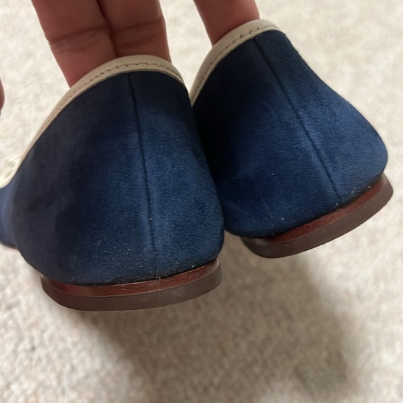 Tory Burch Logo Charm Ballet Flats - Picture 12 of 14